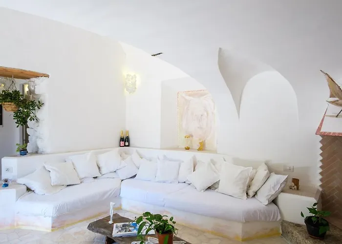 Romantic House With Bathtub In 5 Min Porto Cervo Дом отдыха Сан-Панталео