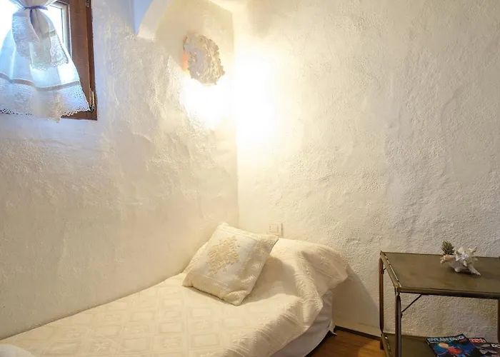 Romantic House With Bathtub In 5 Min Porto Cervo Дом отдыха Сан-Панталео