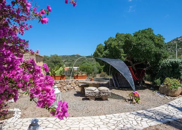 Romantic House With Bathtub In 5 Min Porto Cervo Сан-Панталео