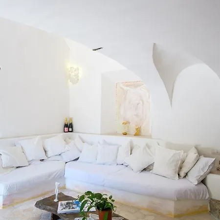 Romantic House With Bathtub In 5 Min Porto Cervo Сasa de vacaciones San Pantaleo