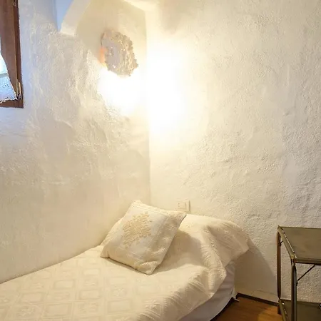 Romantic House With Bathtub In 5 Min Porto Cervo Сasa de vacaciones San Pantaleo